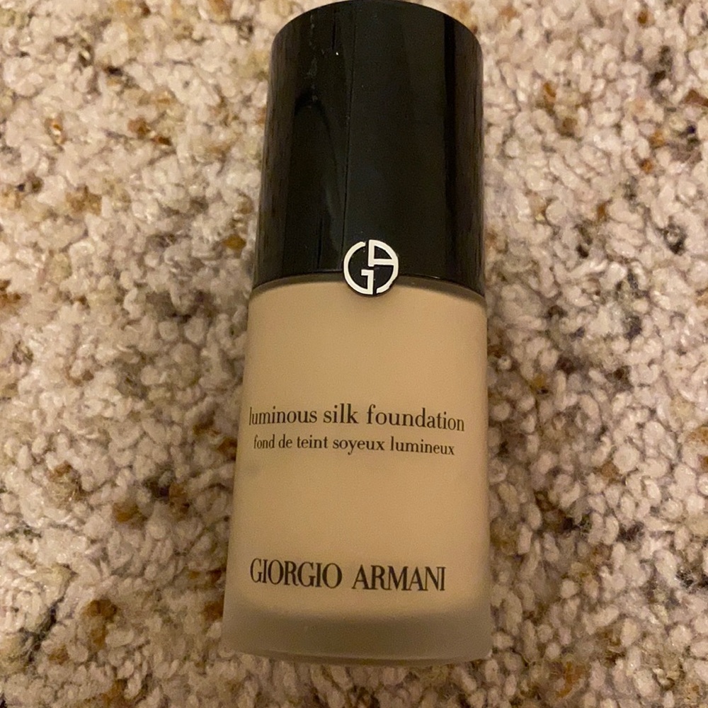 Giorgio Armani luminous silk foundation
